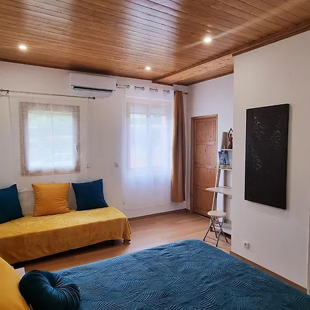 Les Tables Aux Vaches Laouzas Apartamento